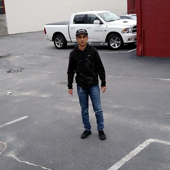 Meet your Posher, Yoel - Picture 1 of 1